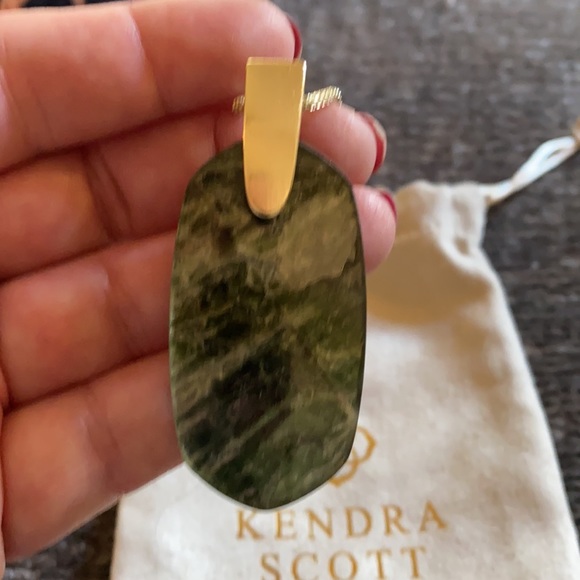 NWT Kendra Scott Inez Pendant Necklace - Picture 3 of 3